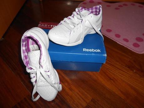 Rassodiamoci un pò! Scarpe Reebok Easytone: prova su strada per voi e confronto che le Sketchers Shape ups.