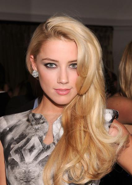 Amber+Heard+Long+Hairstyles+Side+Sweep+eZDVaBiP278l