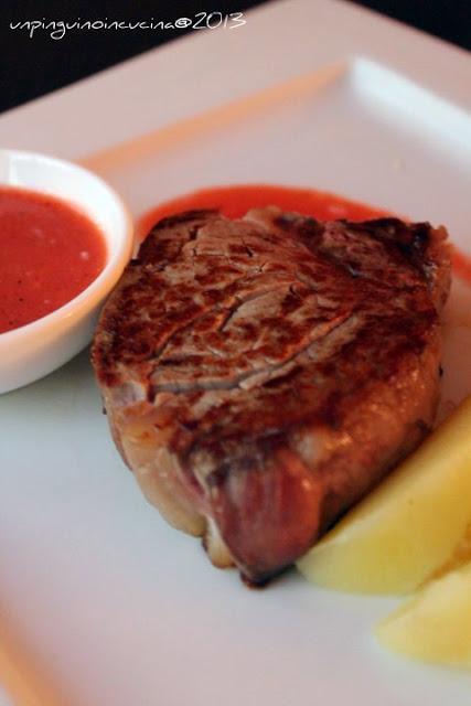 Filetto di manzo con vinaigrette al lampone