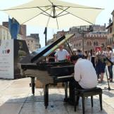  Il pianista in Piazza Erbe