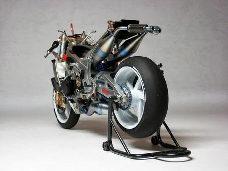 Suzuki RGV 500 Γ XR89 Y.Kagayama 1999 by Luyan Wen (Tamiya)