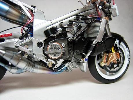 Suzuki RGV 500 Γ XR89 Y.Kagayama 1999 by Luyan Wen (Tamiya)