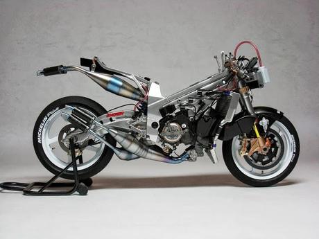 Suzuki RGV 500 Γ XR89 Y.Kagayama 1999 by Luyan Wen (Tamiya)