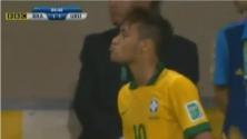 [VIDEO] Lovestory in Brasile-Uruguay: Neymar manda baci a Gonzalez!