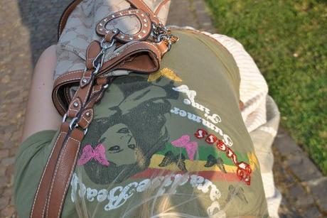 MAXI SKIRT AND A MILITARY GREEN TEE