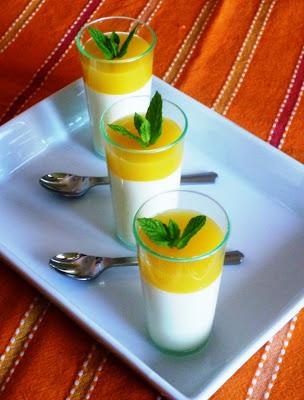 Panna cotta con gelée di mango