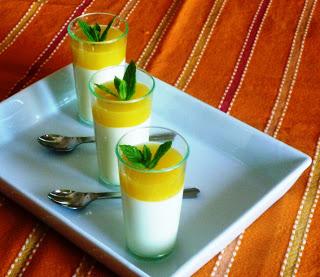 Panna cotta con gelée di mango