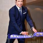 John Travolta e David Beckham a lancio store Breitling di Londra 01