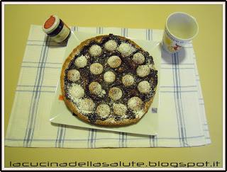 Crostata agli amaretti e marmellata di fragole