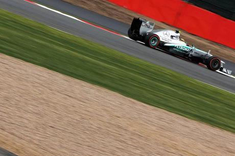 Lewis-Hamilton_PL_GP_Silverstone (2)