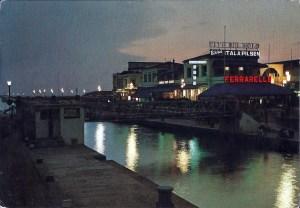 Viareggio - Tito e la vecchia passerella sul molo in una cartolina degli anni '70