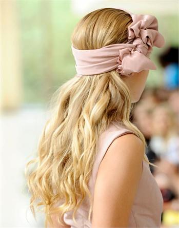 capelli sciolti foulard