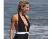 Michelle Hunziker, incinta, fisico mozzafiato mare (foto)