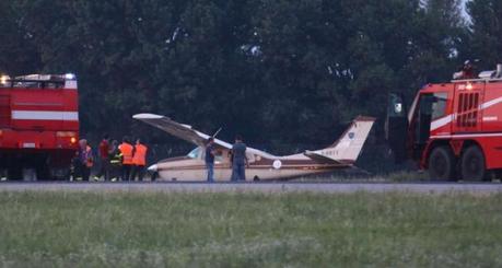 C 2 fotogallery 1022383  ImageGallery  imageGalleryItem 1 image A Linate si spezza in due un aereo privato: aperta uninchiesta