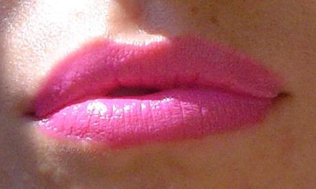 Review: VIVO Cosmetics Lipstick in Crushed Amethyst, Pink Pout e Matte Lipstick in Wow Pink