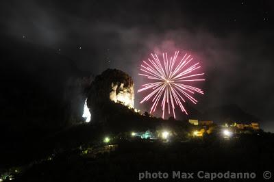 A Montepertuso, Positano,  i fuochi in onore a Santa Maria delle Grazie