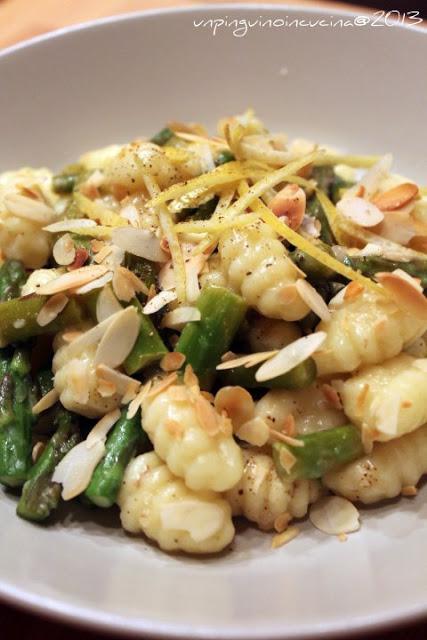 Gnocchi con asparagi al limone