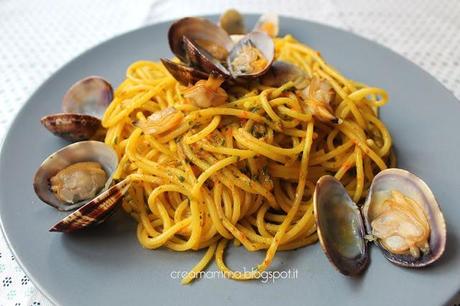 Spaghetti alle vongole con crema di fiori di zucca allo zafferano ed... essere blogger?