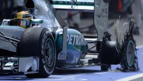 Pirelli spiega le cause delle forature a Silverstone