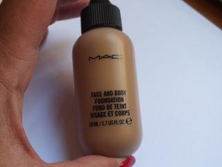 MAC ...Face and Body Foundation..il mio fondo liquido per l'estate.. ;) !!!review...