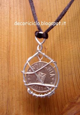 Bijoux con moneta e filo di ferro