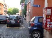cassetta delle poste devastata dagli adesivari, segnale stradale sosta selvatica. incivilta'