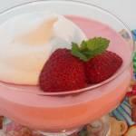 Ricette di dolci: mousse di fragole con meringa