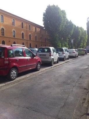 Il quotidiano percorso in metro da Eur a Lepanto è ogni giorno costellato di queste scene (salvo quella dei Vigili, per ora un atto unico)