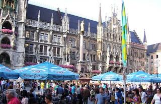 Spend your holidays in Germany...Stop in Munich!