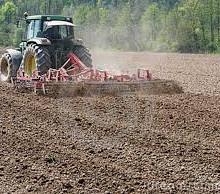 San Giovanni di MiletoSi ribalta in trattore, muore  Michele Tavella