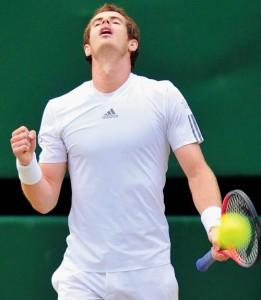 murray 261x300 Wimbledon: Andy Murray è il nuovo campione, battuto in tre difficili set lavversario Novak Djokovic