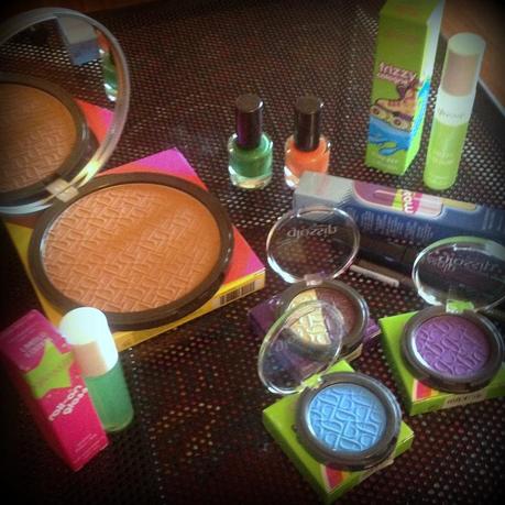 Neon Love:  the new make-up collection by Glossip!