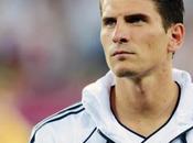 Mario Gomez vestirà viola, trovato l’accordo Fiorentina