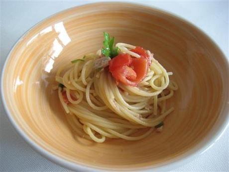 spaghetti con pesce bandiera pronto