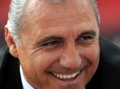 Stoichkov lascia panchina Cska Sofia dopo mese