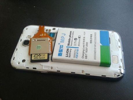 Ecco come equipaggiare un Galaxy Note 2 con 256GB di memoria e batteria maggiorata