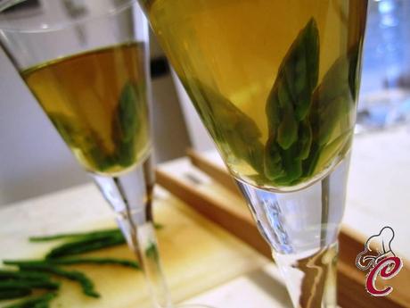 Budino di lupini aromatizzato alla salvia e limone con gelatine e pesto di asparagi: anche il caldo è scongiurato!