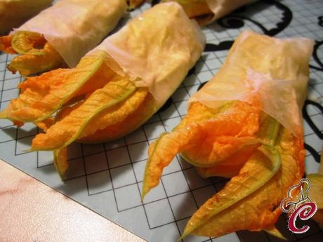 Fiori di zucchina in pasta Phyllo dal cuore morbido e avvolgente: delicatezze che si incontrano e che incantano