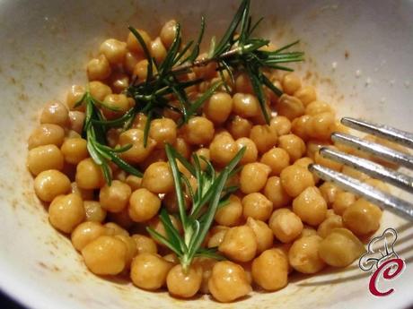 Ceci croccanti con peperoni in riduzione di mosto cotto: il desiderio previsto ed appagato