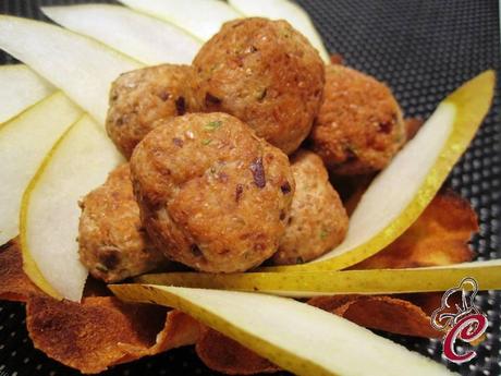 Polpette di salmone in canestro di Carasau: il mare incontra l'isola e si tinge d'oriente