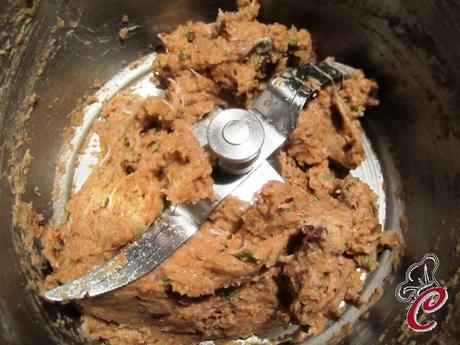 Polpette di salmone in canestro di Carasau: il mare incontra l'isola e si tinge d'oriente