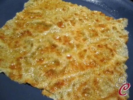 Polpette di salmone in canestro di Carasau: il mare incontra l'isola e si tinge d'oriente