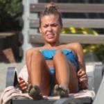 Costanza Caracciolo con Alessandro Fogacci in bikini al mare Costanza Caracciolo con Alessandro Fogacci in bikini al mare