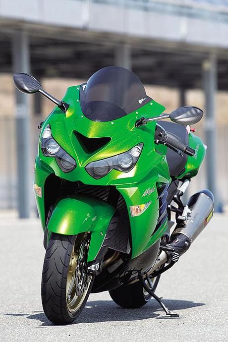 Kawasaki ZZR 1400 by Active