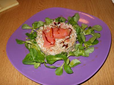 FARRO CON TARTARE DI SALMONE E RICOTTA