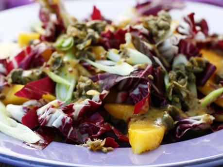 Insalata di radicchio con mele, funghi e pancetta