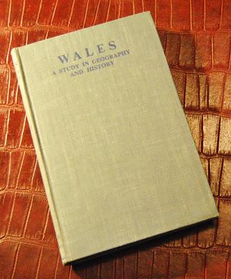 Un libro appartenuto a Vera Chapman, fondatrice della Tolkien Society inglese, 1941