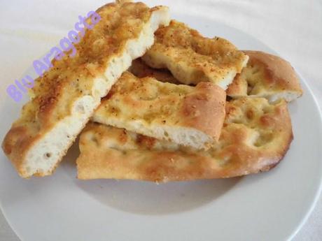 focaccia genovese con fiori di zucca