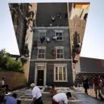 Londra, la casa degli specchi di Leandro Erlich03