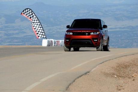 PRESENTAZIONE DELLA NUOVA RANGE ROVER SPORT A MILANO